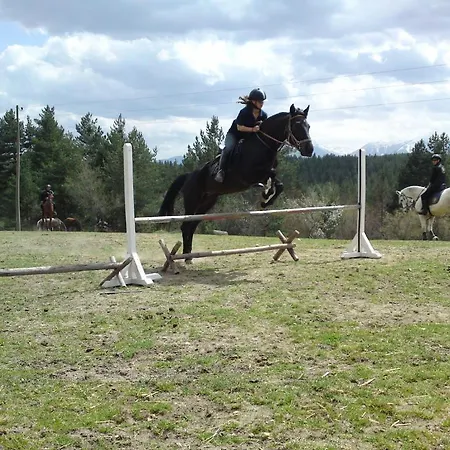 Rusaliite Adventure House فندق