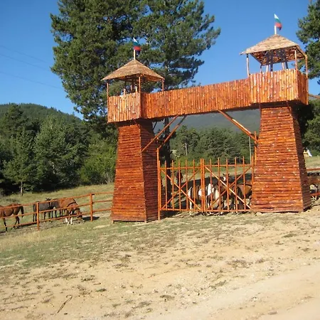 Rusaliite Adventure House فندق 3*